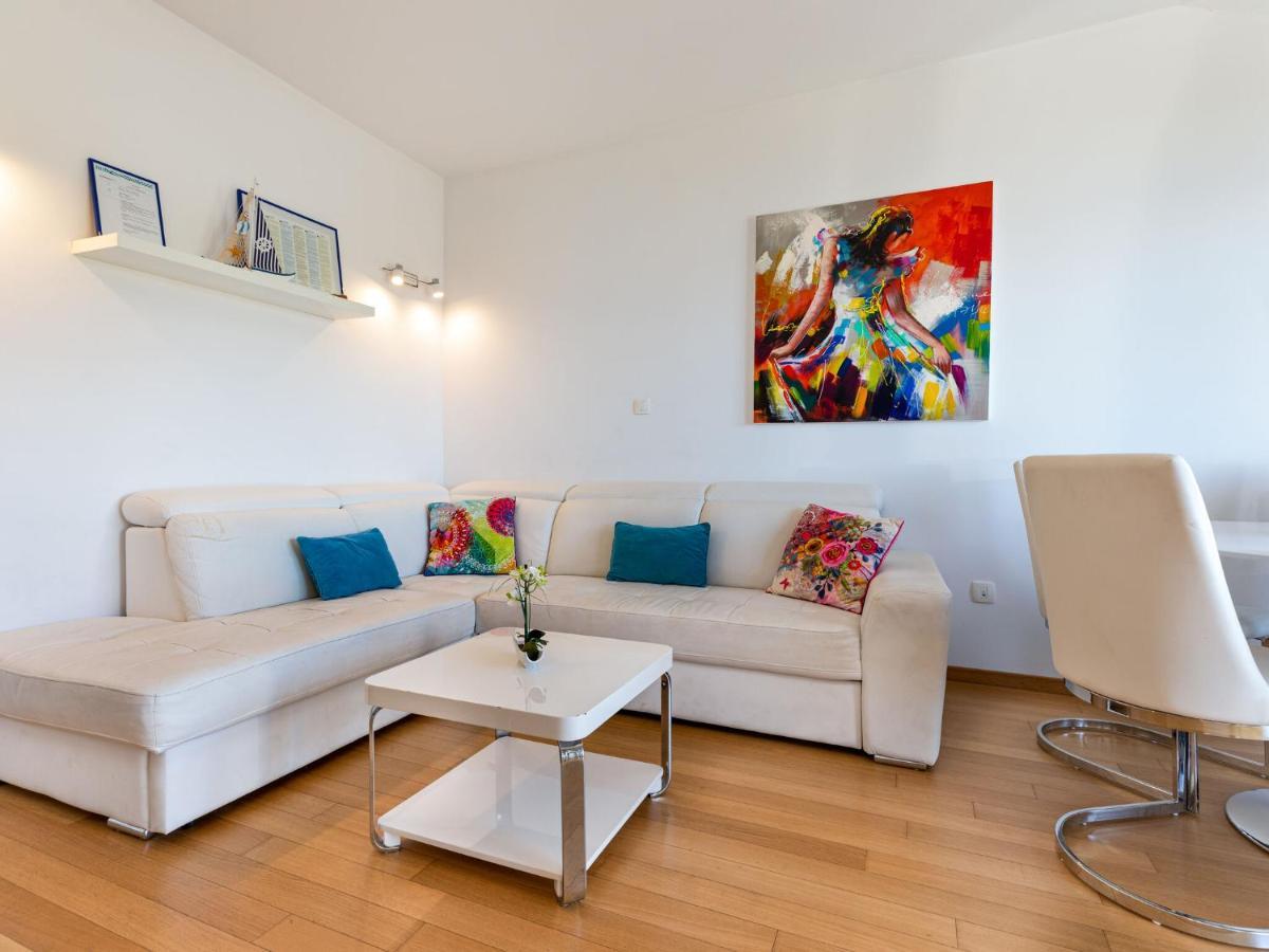 Modern Center With Terrace Apartman *